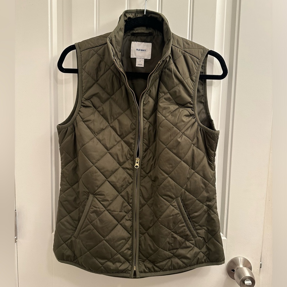 Old Navy Puff Quilted Vest